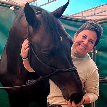 Katia Ferraro - Médica Veterinária